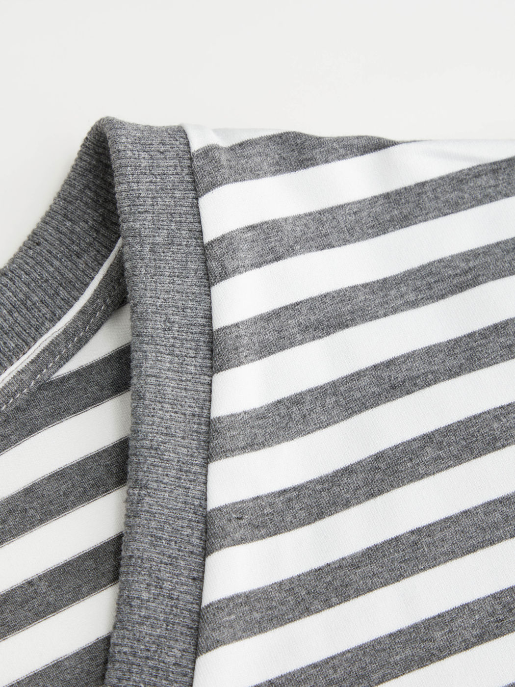 Cotton-blend High Stretch V-neck Short Sleeve Tee